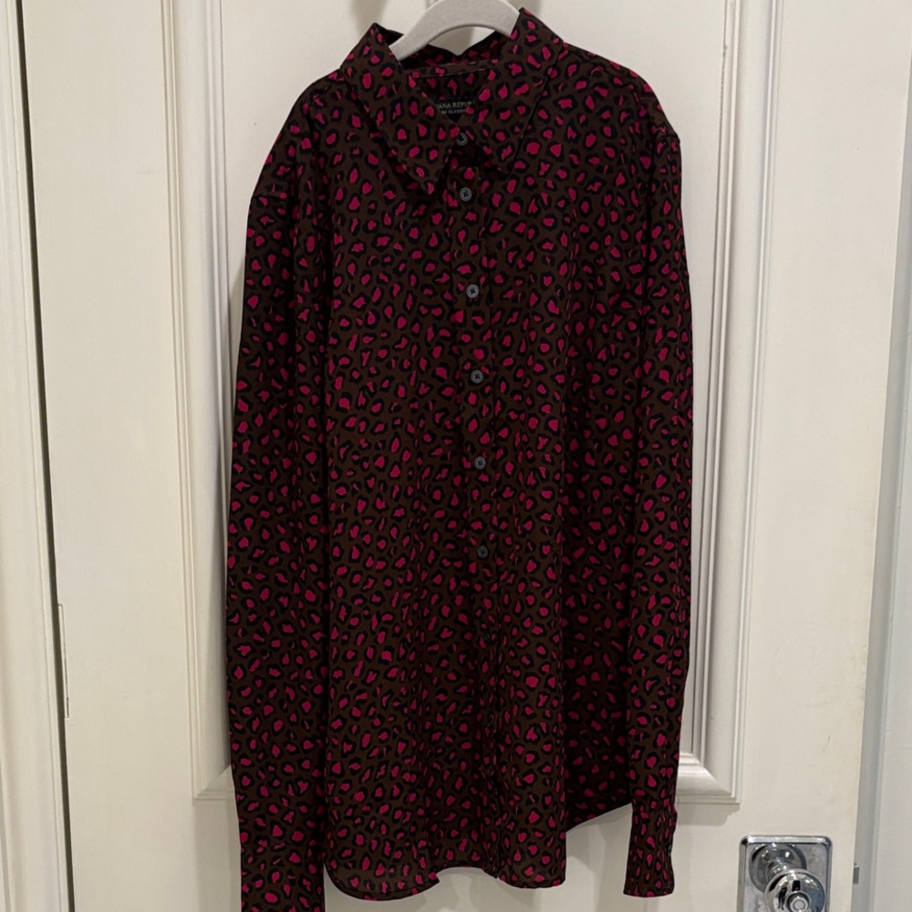 Banana Republic women’s Brown, black and Pink animal print blouse